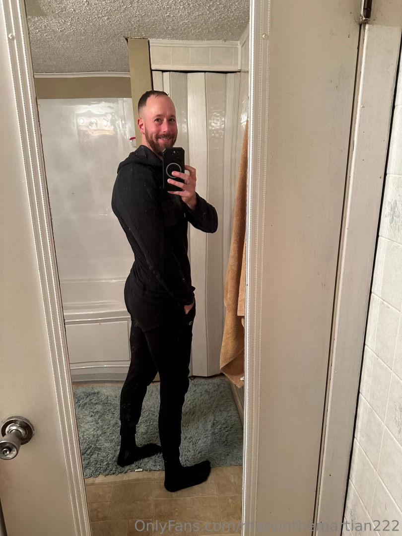 My gym outfit and what hides beneath part 3 