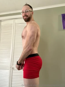 Something about red that makes me want to take pictures of myself part 2