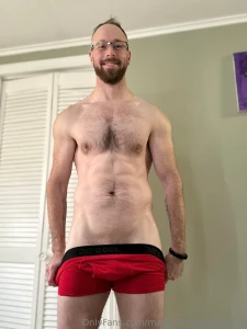 Something about red that makes me want to take pictures of myself part 5