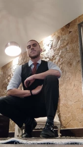 Hey hey when are you staying here i ll be the one to check you in