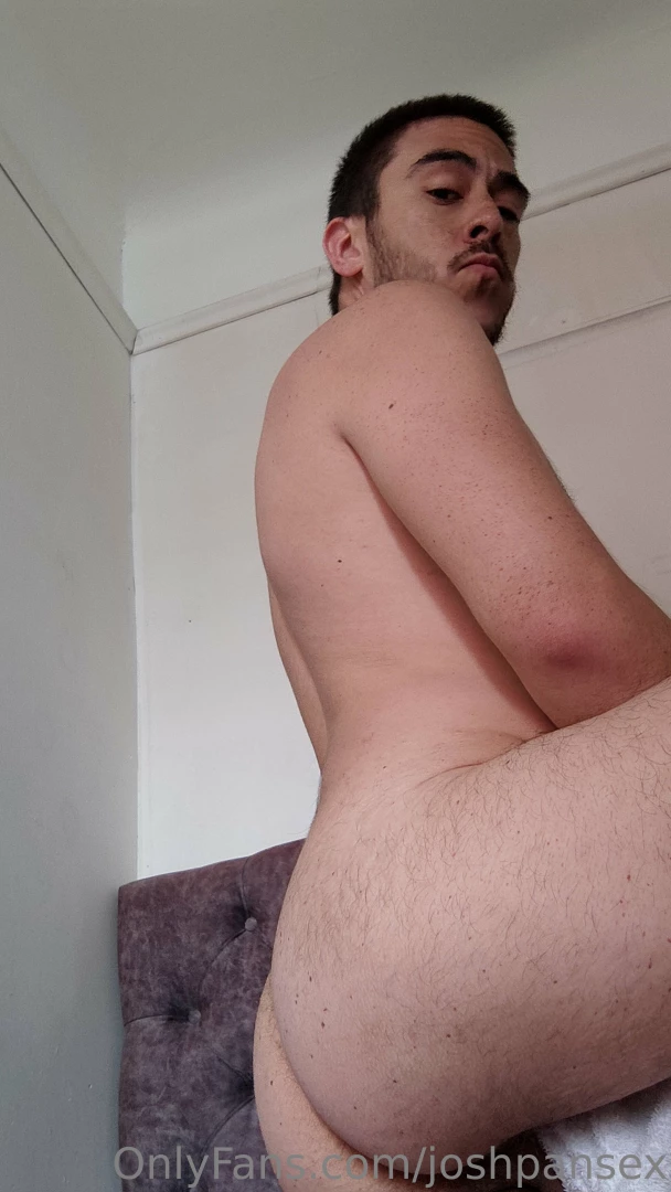 Hey babe how s that afternoon going just took a shower and some pics 