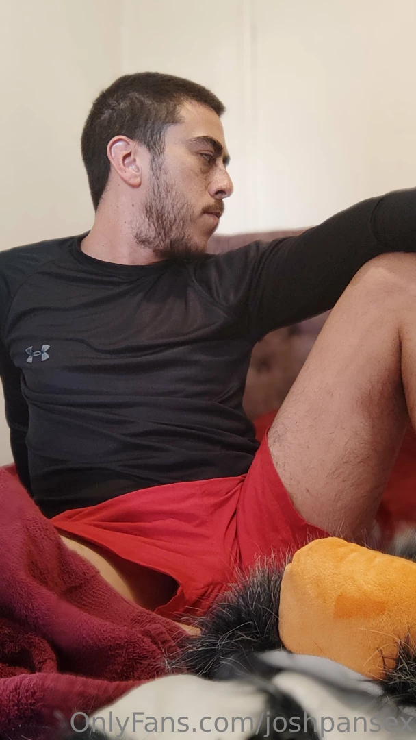 Hey babe we i m bored whatchu doing 