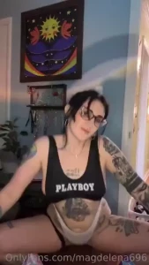 Little strip tease dance for ya