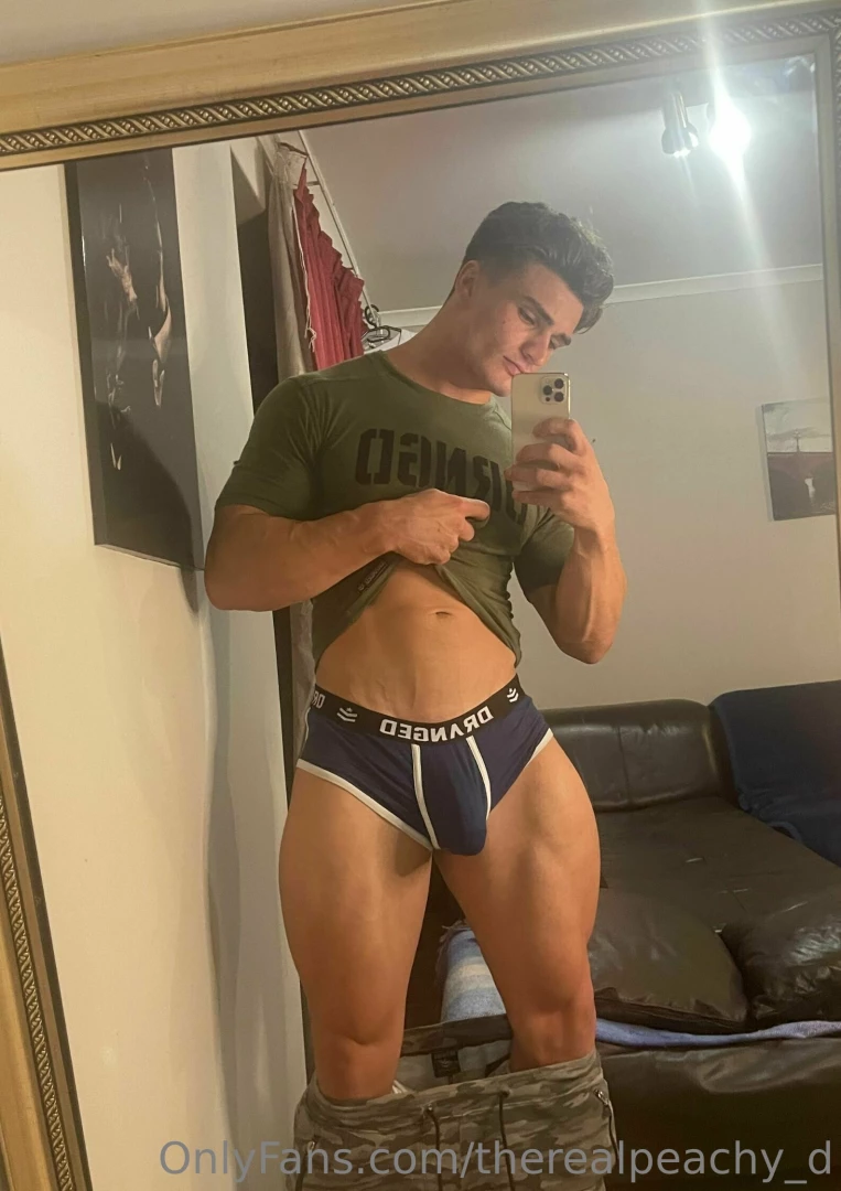 Was on my way to change clothes then i pass by the mirror that guy is part 1 