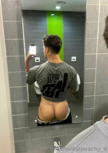 Another mandatory mirror selfie before i ll hit the gym let me know if part 1