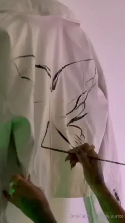 This fairy has wings 