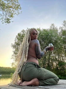 Let s watch the sunset and drink red wine ps who s ready for some new