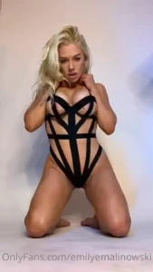 Good morning my freaks smash the like if you would oil my juicy body