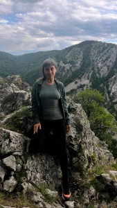 This new top really shows my nipples i love it