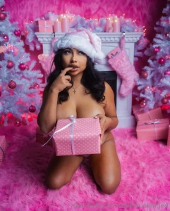 There s gonna be a little gift in your messages