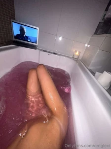 Who wants a bubble bath with me