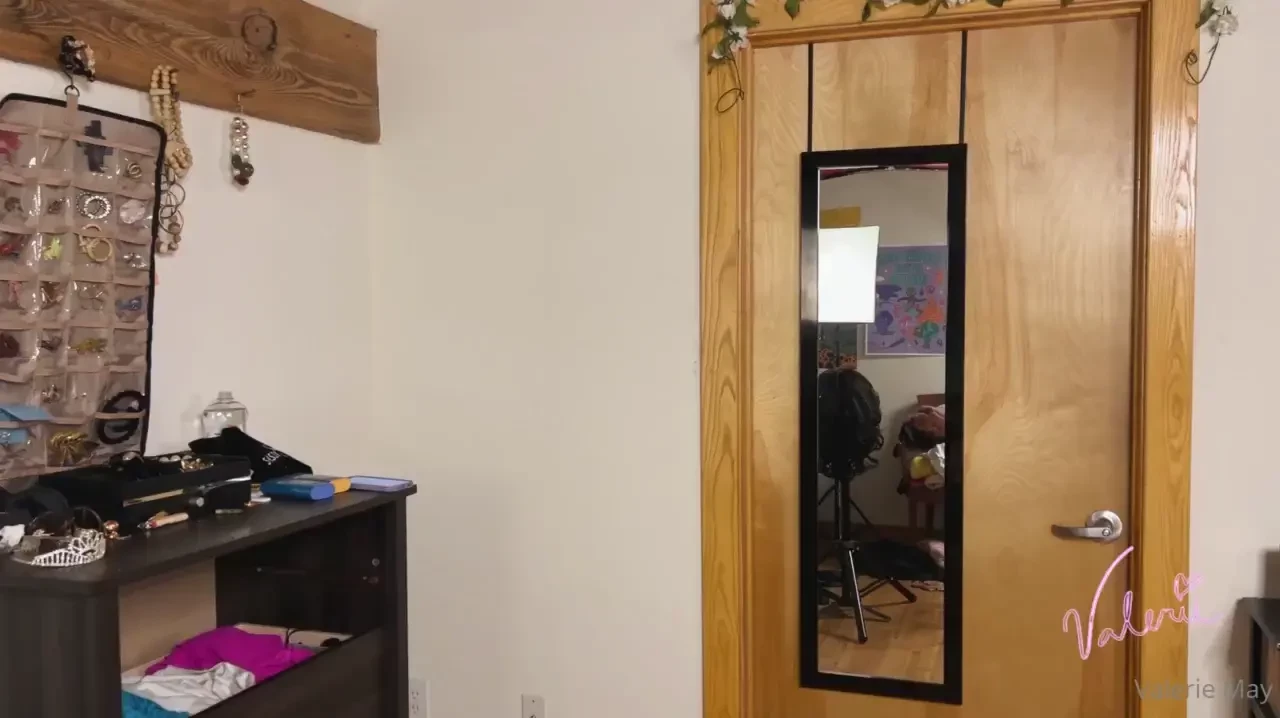 Scene home intruder broke in while i was in the shower to rob me but 