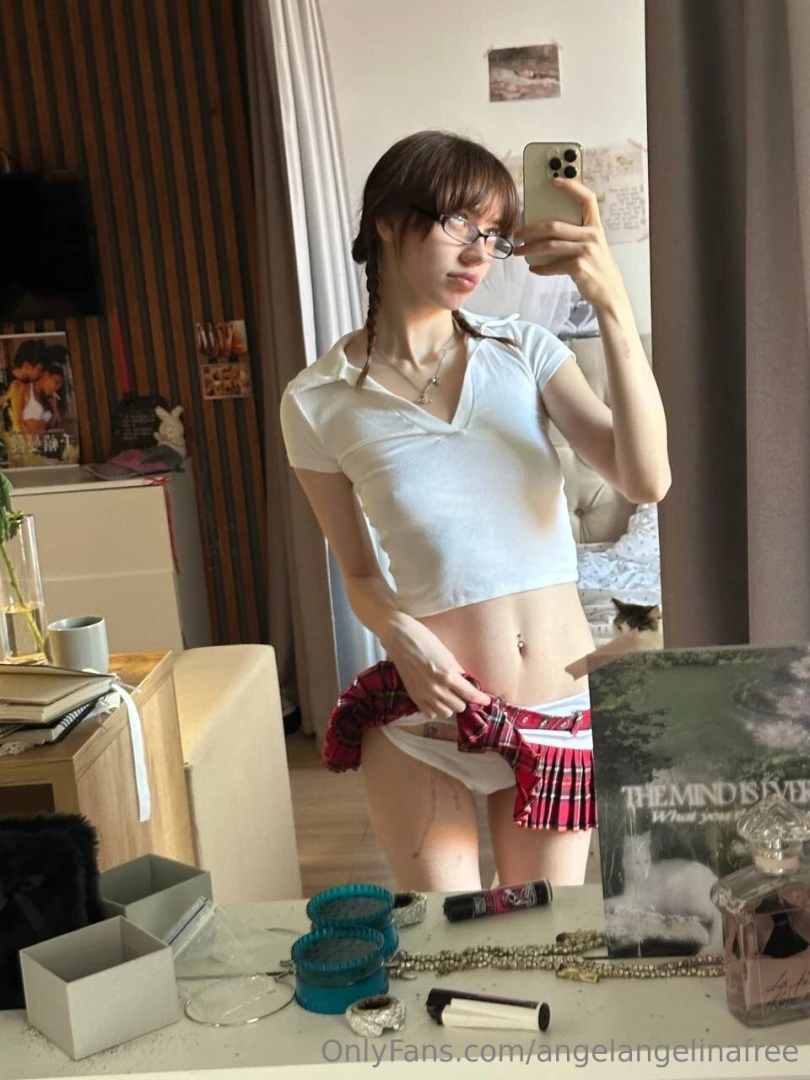 You want to undress this student 