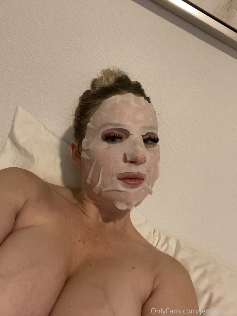 Gotta keep my face pretty for you 