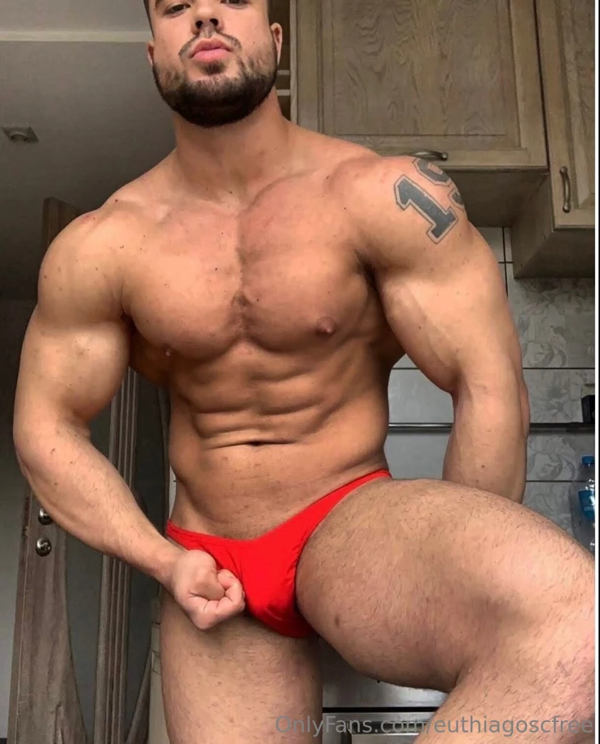 Handsome straight bodybuilder 6 2 246 27 years i am available for part 47 