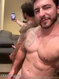 Bom dia com aquela cara de quem virou a noite aprontando o pau