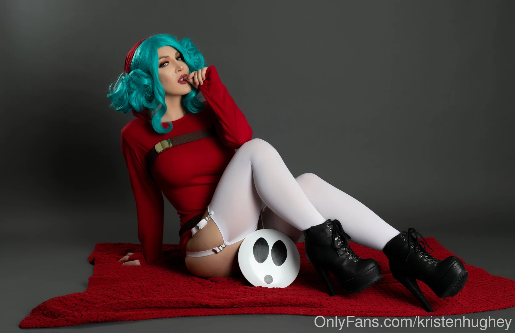 Wanted to post one of the more clothed shy gal pics with different 