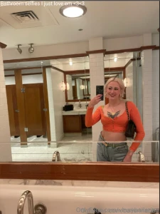 Mirror says i m trouble i say good