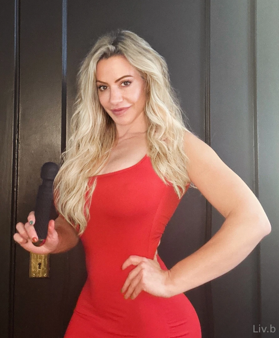 Please don t forget my toys santa i ve been such a good girl 