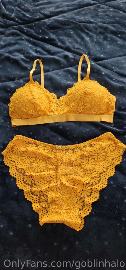 Yellow lace with a happy face 