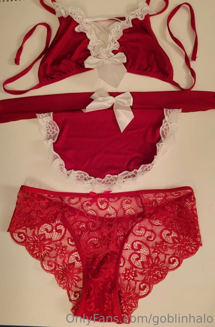 Little sexy red maid outfit with a cute red apron 