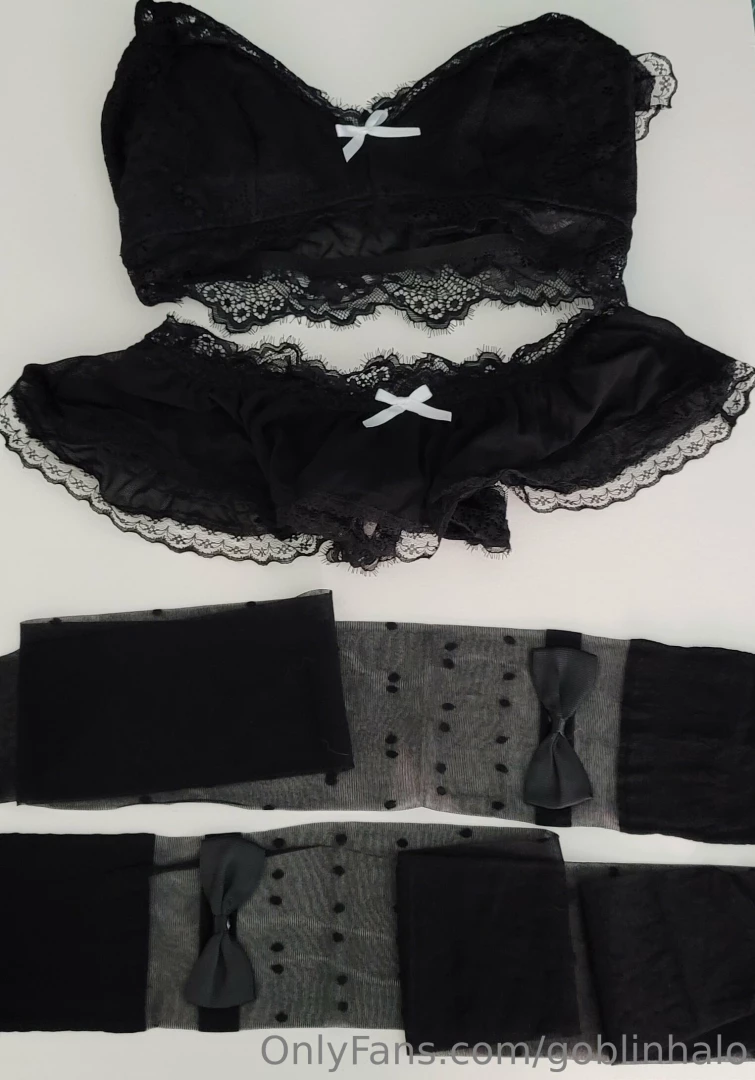 Black bow dreams with thigh highs 