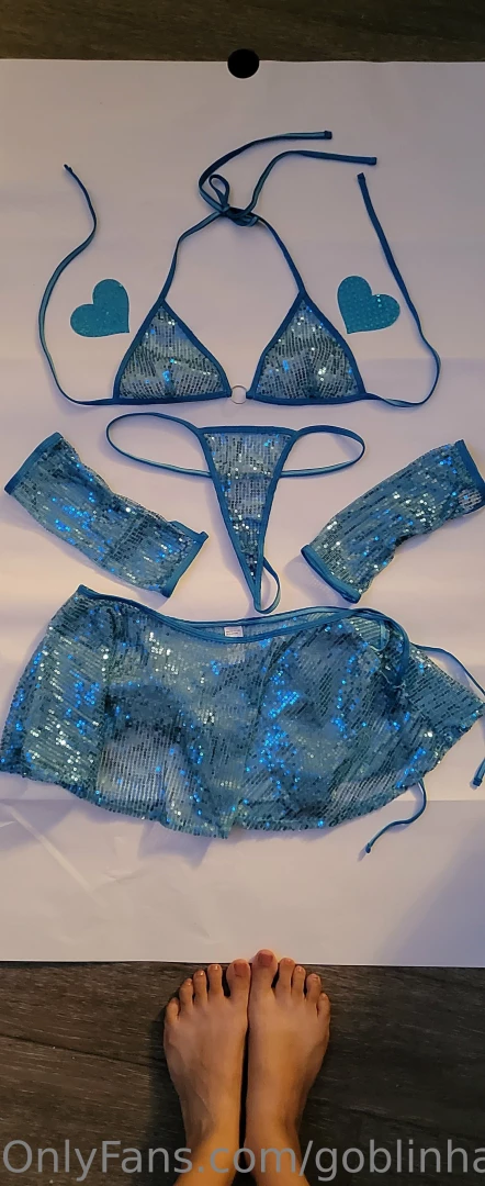 Winx club og bloom cosplay includes hula streamers and dancing lots of 