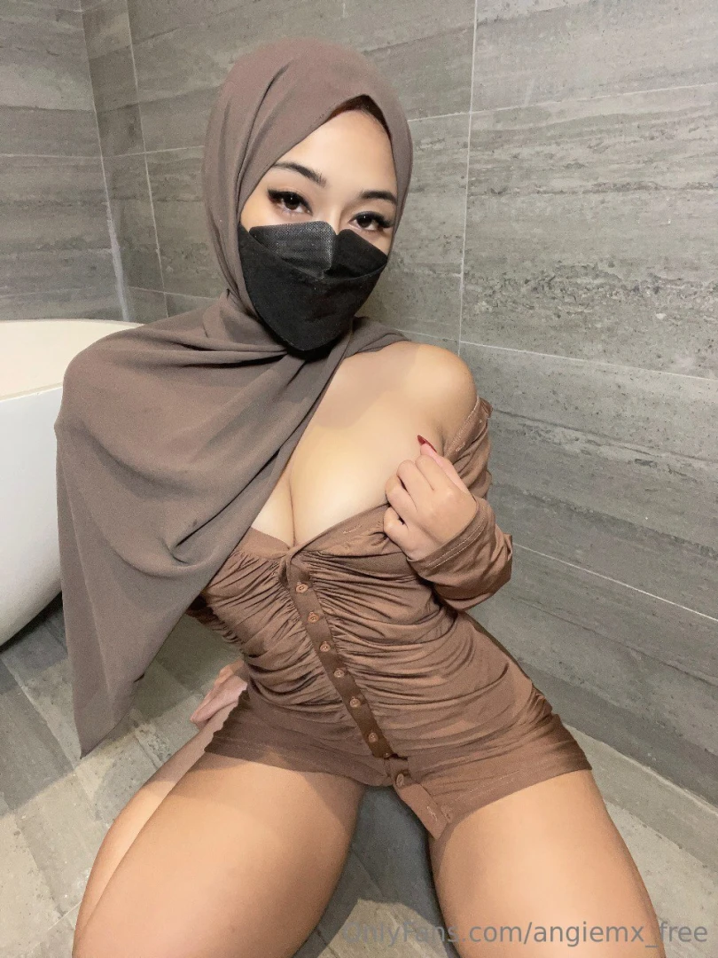 Exotic hottie yamis is ready to show you hidden pleasure take it all 