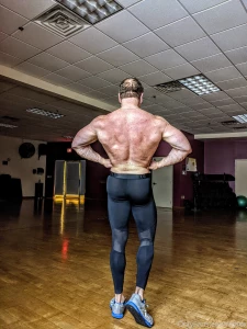 Who likes leggings part 1