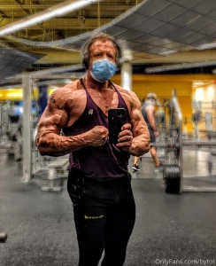 Who likes leggings part 5