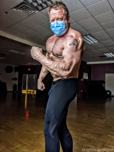 Who likes leggings part 3