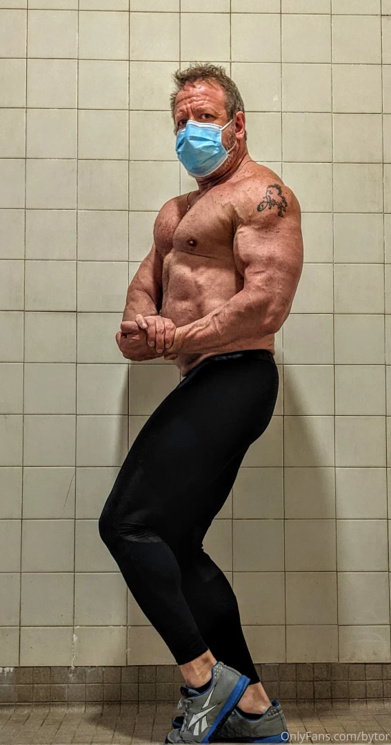 Who likes leggings part 9 