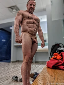 What are you looking at lol what would your reaction be off you saw me part 2