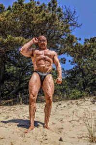 I need someone to apply sunscreen