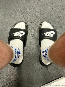 When it s shoulder day may as well wear slides to the gym part 1