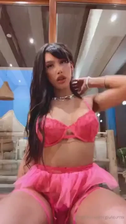 I know you like how pink looks on me 