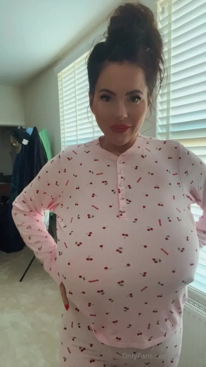 Want to see what s under this pink pj set go to your messages babe 