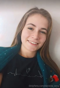 Honeyfoxvip is wet right now busty babe honeyfoxvip honeyfoxvip loves part 17