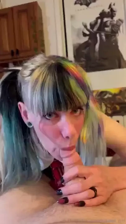 Sylloves2play is all about naughty fun she s a petite cum loving milf 