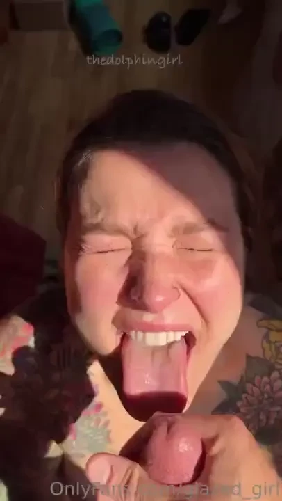 Erotic artist and performer sbdolphin loves taking nudes and making 