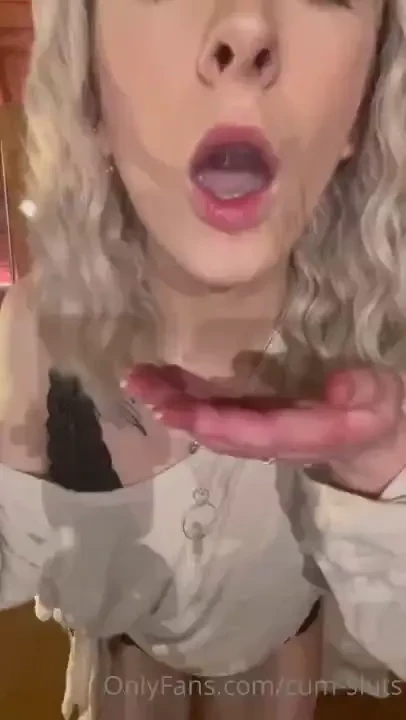 Cummy kisses from jadevow subscribe today and tell her i sent you 