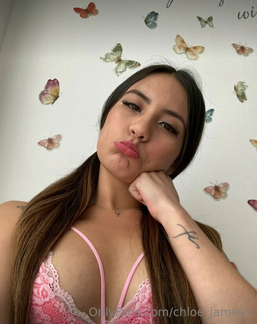 I m bored baby can you be my distraction 