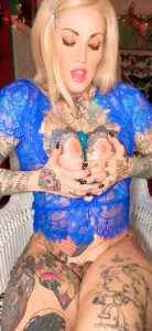 Squeezing my tits and showing my ass