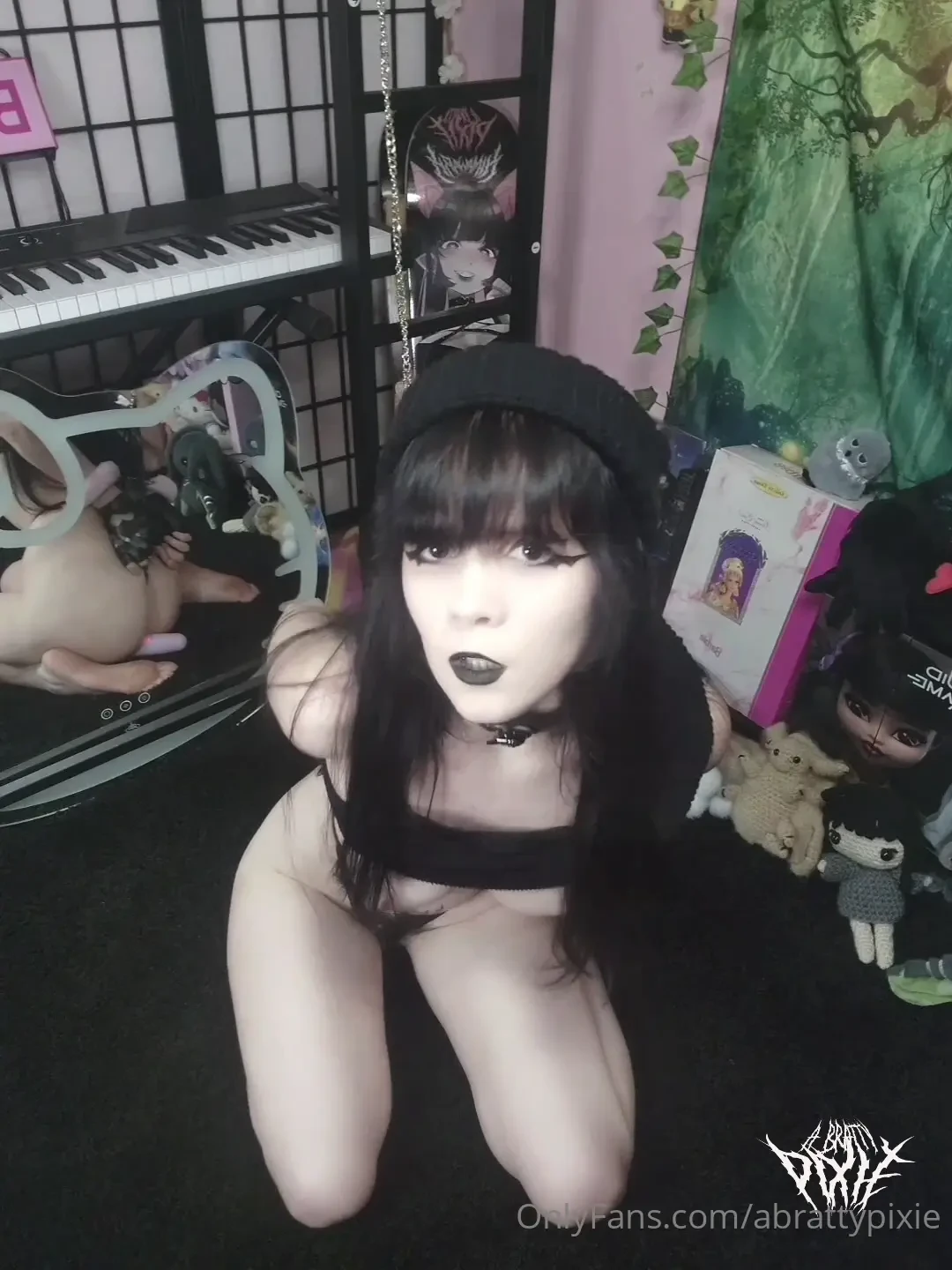 Handcuffed amp wedgied amp stuck there until i cum - tip 10 for the 