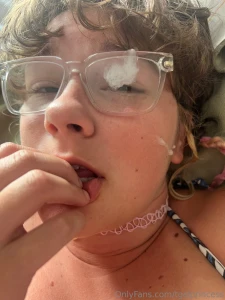 Oops 3 lil something on my face got some lil clips coming for you