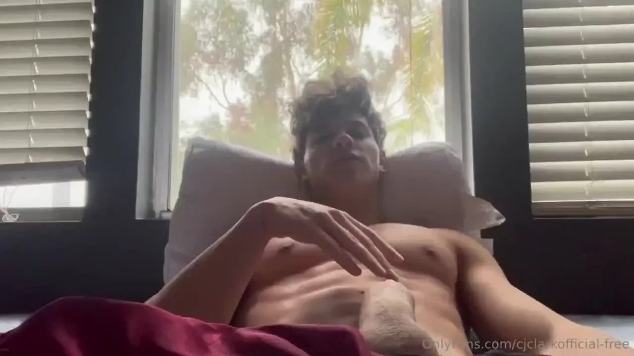 Full video out for free on my vip onlyfans go check it out 