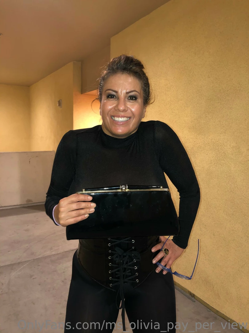 Off to the strip club to watch pole spinning and booty bouncing if you part 1 