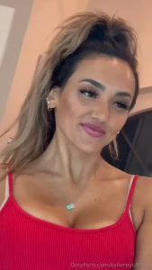 Ur gonna die when you see what i have in store these next few dayssss