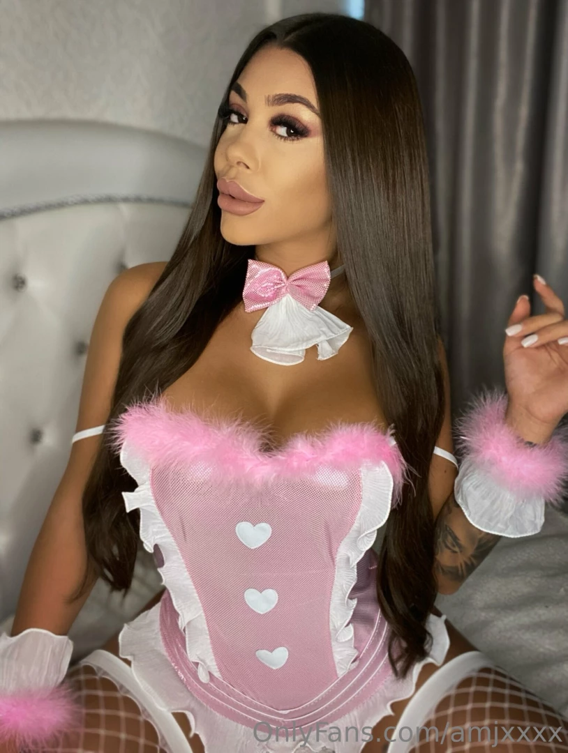 Live tonight here at 23 00 romanian time watch me and let s have fun 