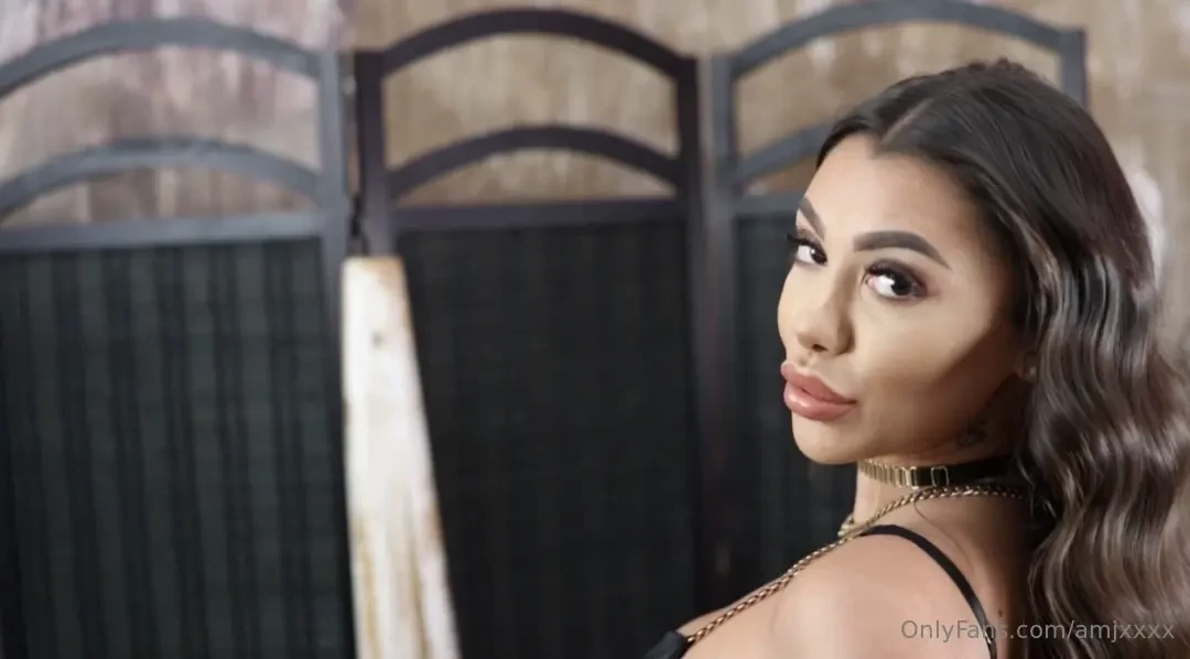 Tease me i want show you something 